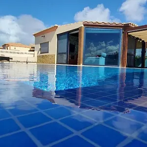 https://villa-loba-with-private-pool.in-canary-islands.com